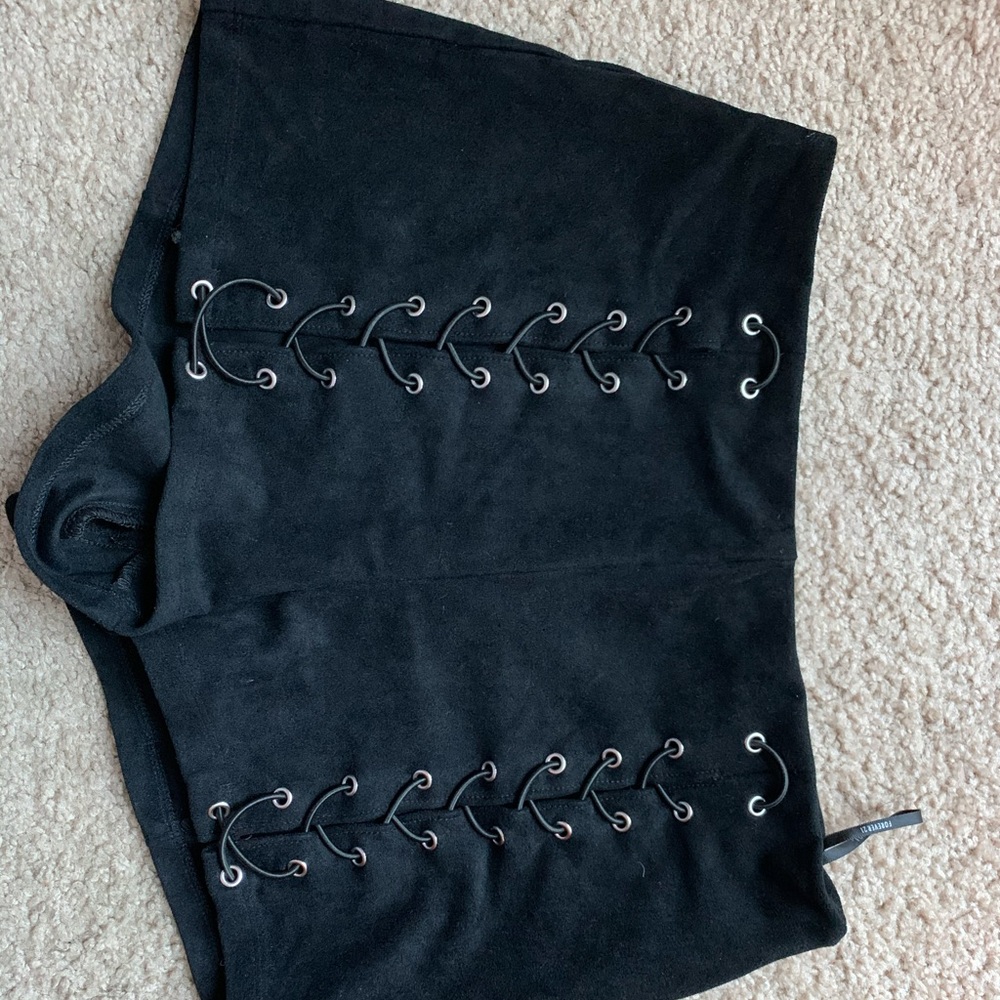 Shorts - Picture 2 of 4